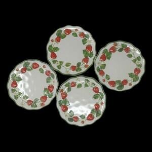 Primrose Vintage Strawberry Melamine 6.5" Dessert Plates Scallop New set of 4